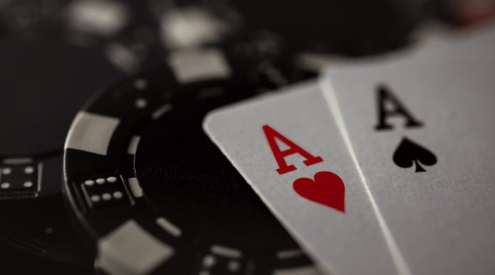 lakutoto login mobile app interface showing football betting, live dealer, and slot games on Android and iOS